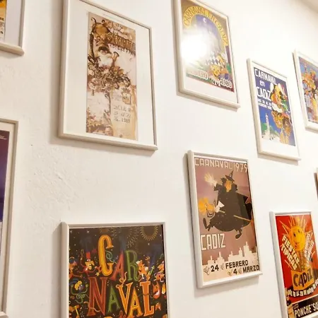 Canastas Centro A Pie De Catedral Y Playa * Cadiz